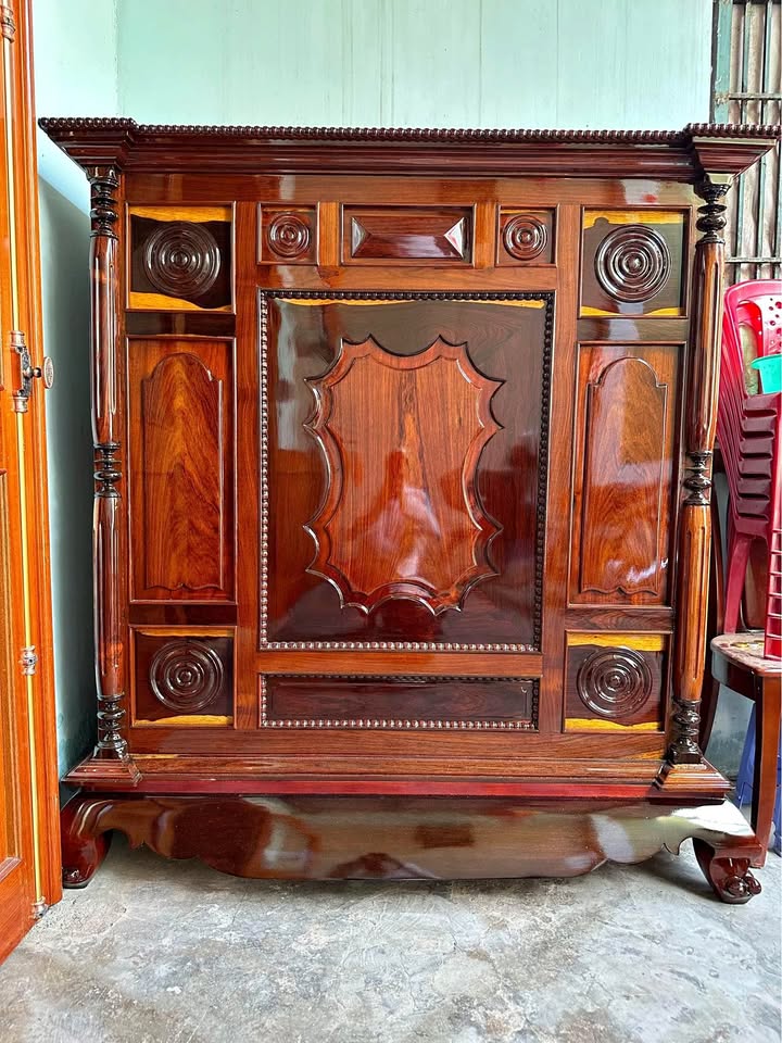 Tủ thờ gỗ đỏ